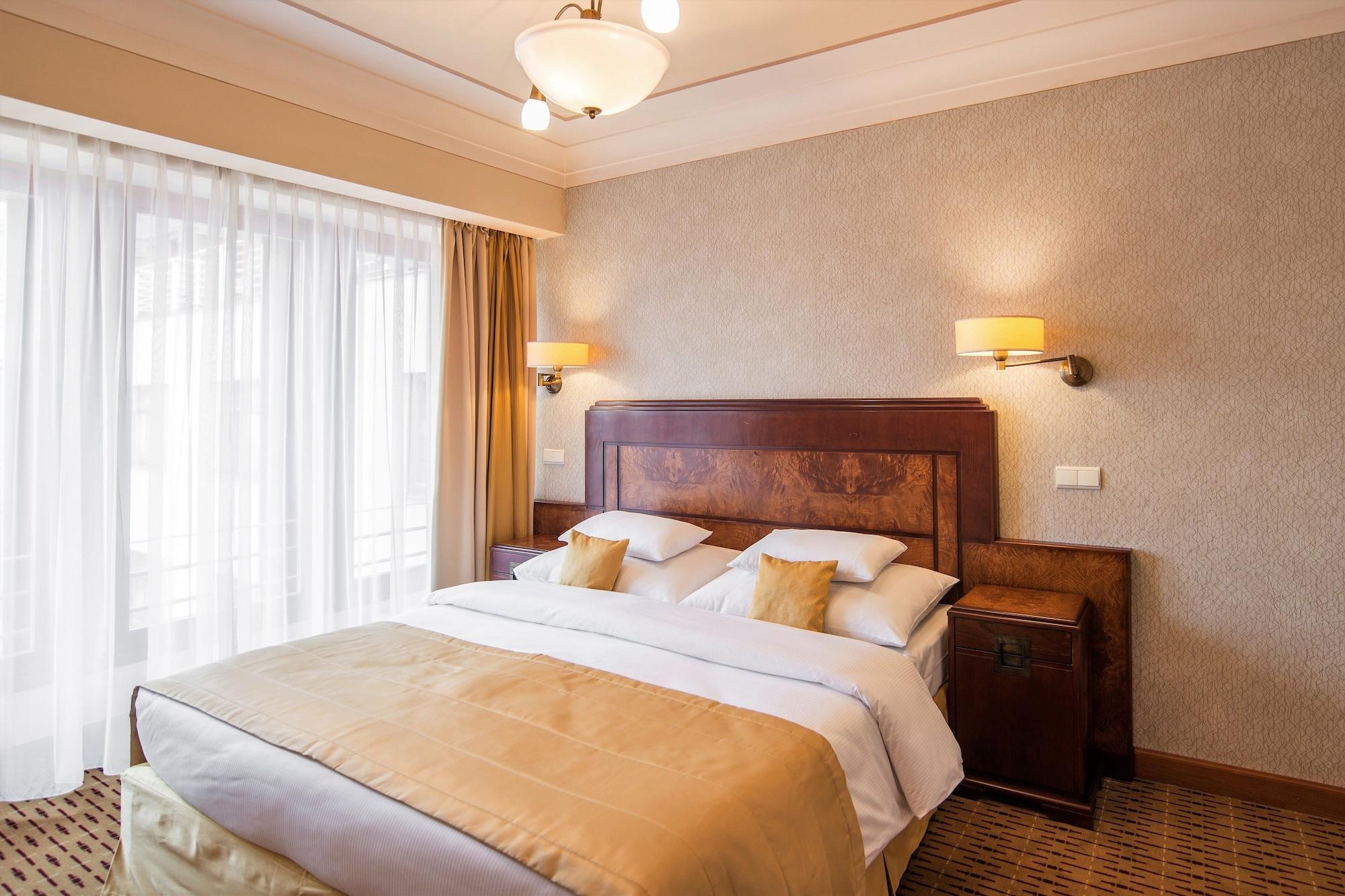 Majestic Plaza Hotel Praga Esterno foto